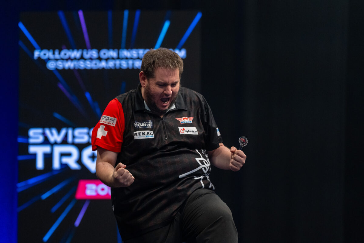 Stefan Bellmont besiegt Andrew Gilding und steht zuhause in Runde 2
